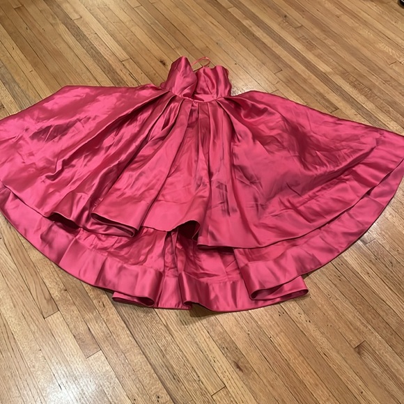 Hutch Sabrina Strapless V-Neck Pleated High-Low Gown - Picture 13 of 17